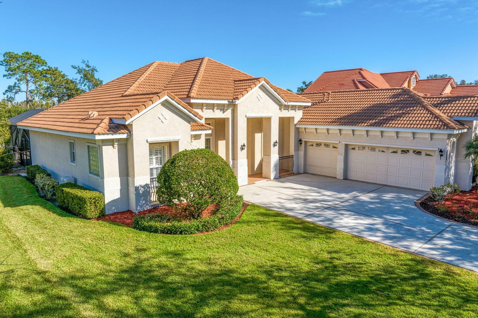 Property Photo:  8306 Windsor Bluff Drive  FL 33647 