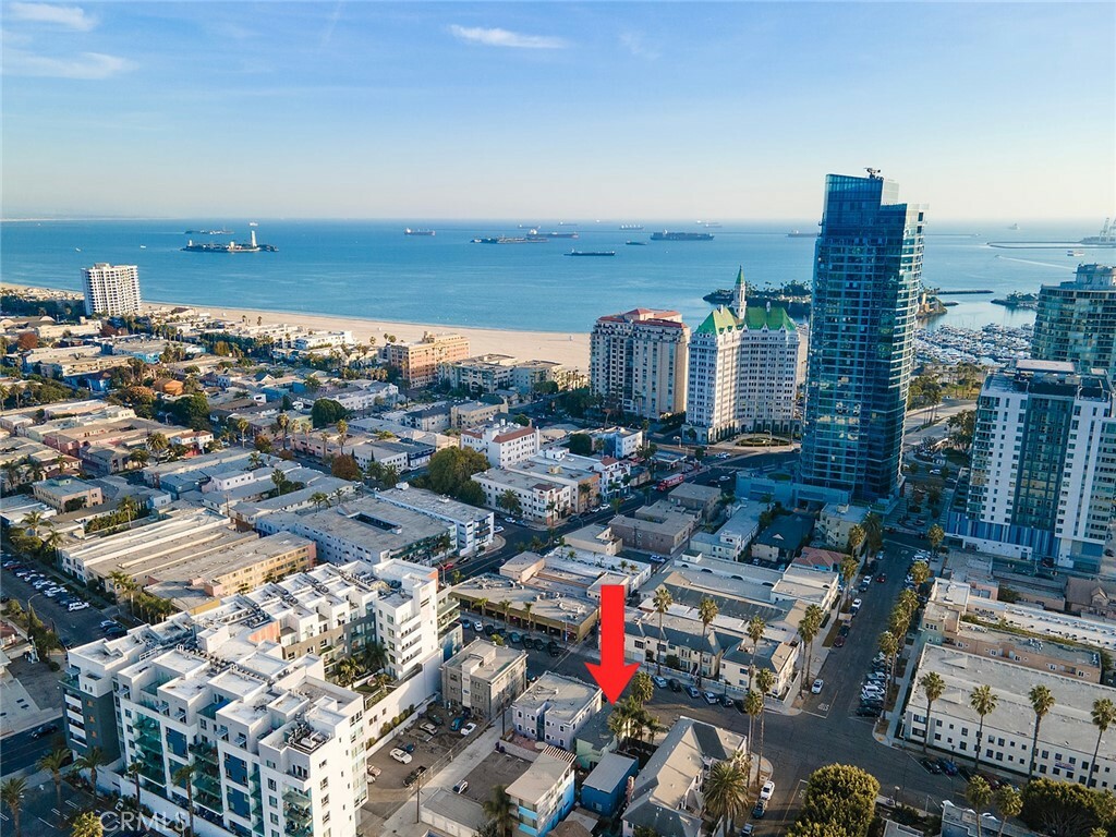 Property Photo:  713 E 1st Street  CA 90802 