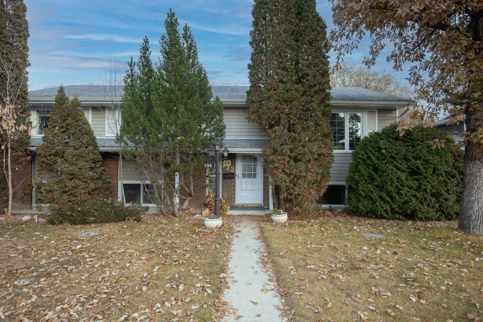 133 Maxwell Avenue  Red Deer AB T4R 1P4 photo