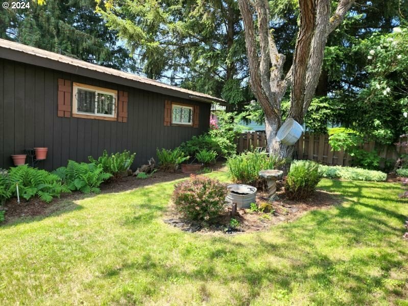 Property Photo:  443 NE Cherry St  WA 98672 