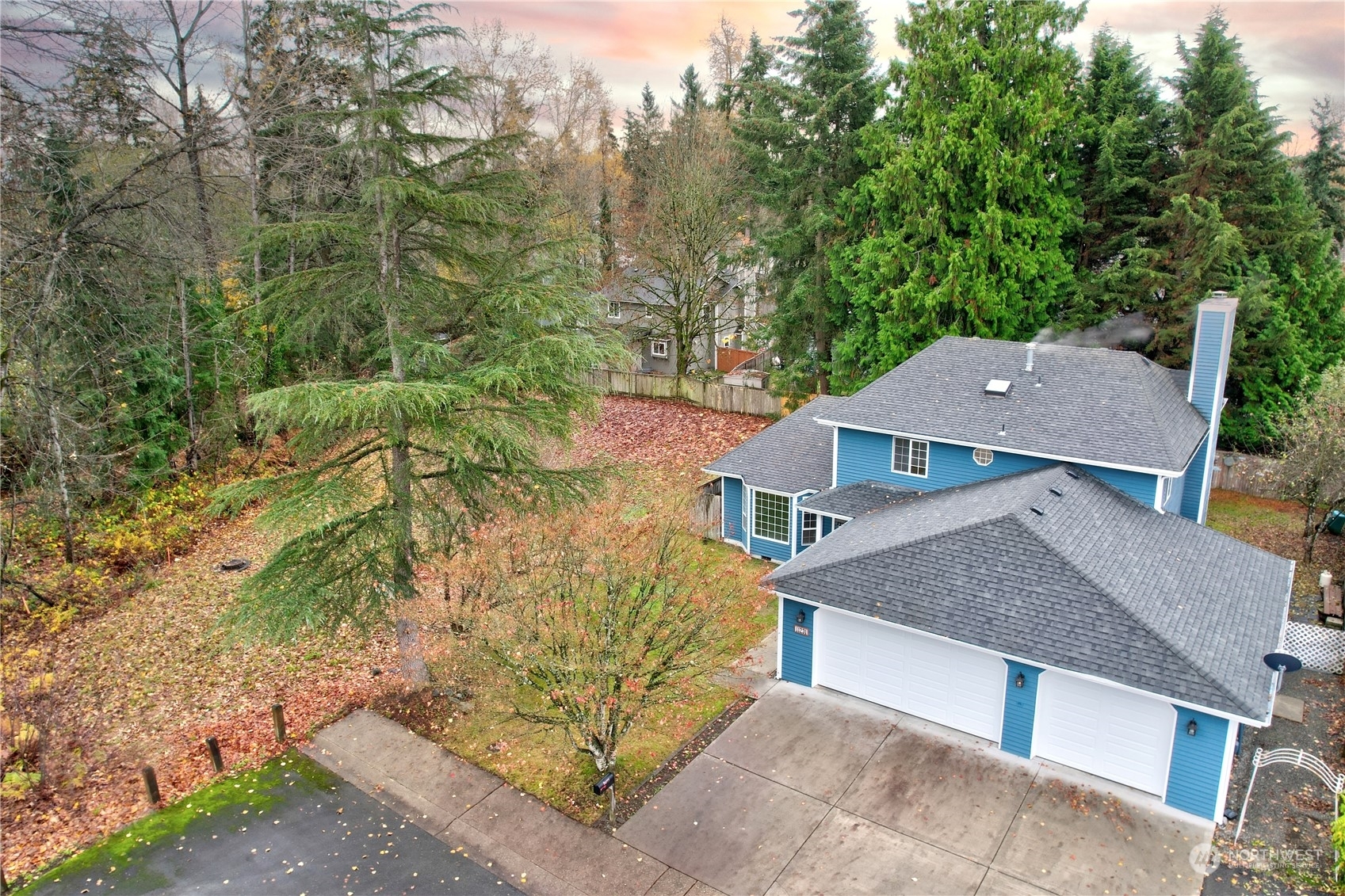 Property Photo:  11231 SE 220th Place  WA 98031 