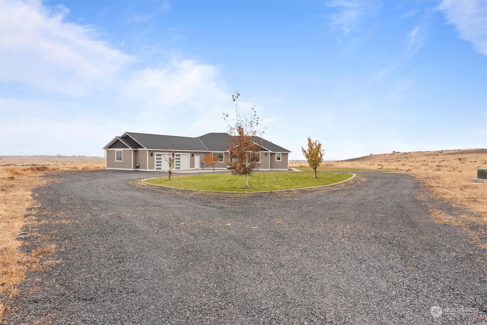 Property Photo: 2045 Road 10.8 NW WA 98823