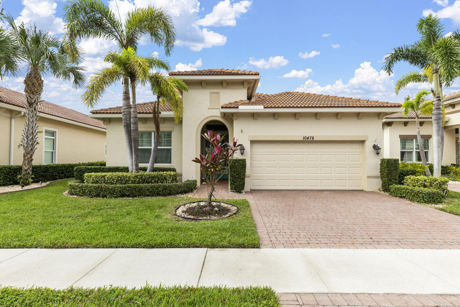 Property Photo: 10478 SW Visconti Way FL 34986