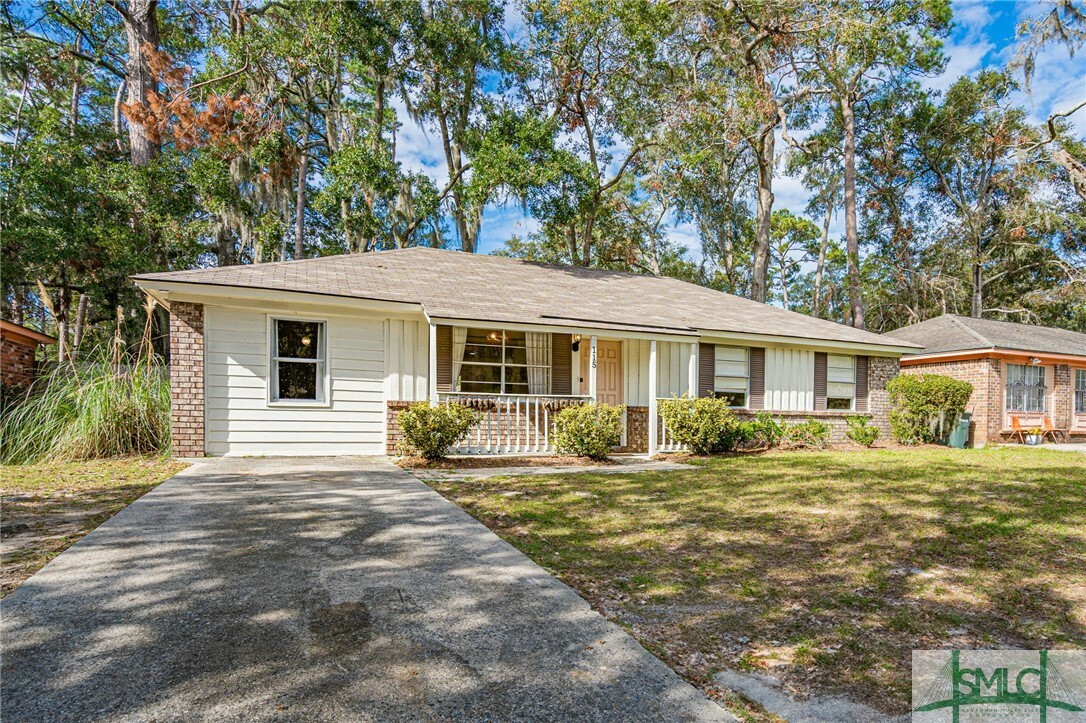 Property Photo: 115 Lucian Circle GA 31406