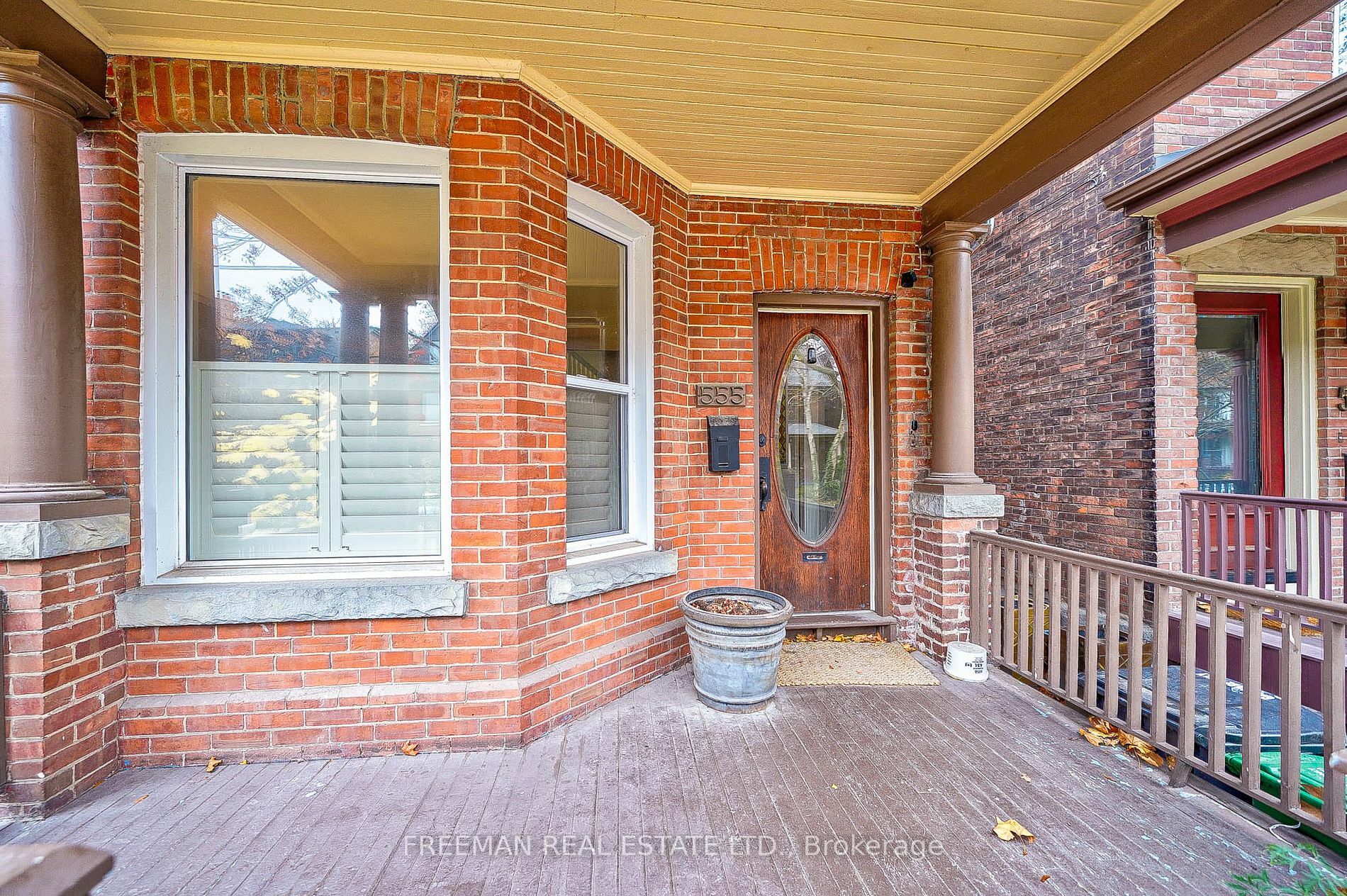 Property Photo:  555 Markham St  ON M6G 2L6 