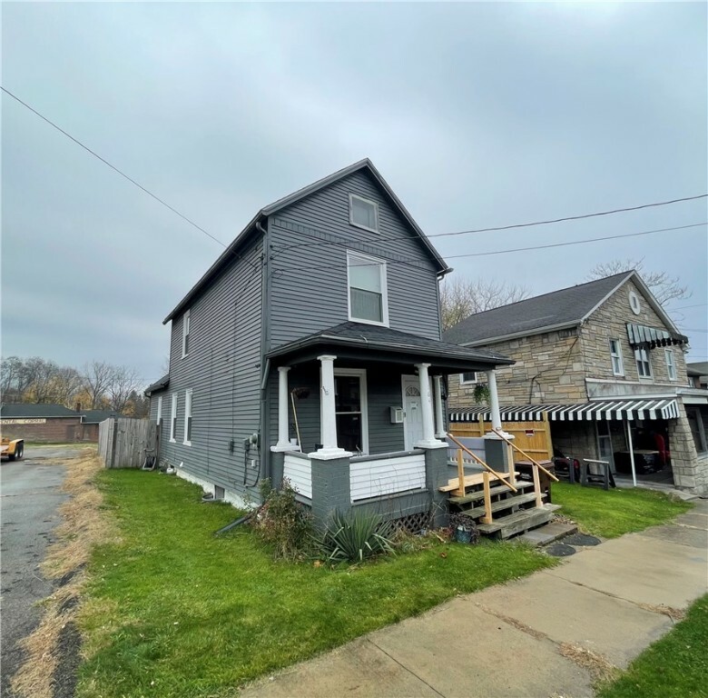 Property Photo: 164 Orchard St PA 16146