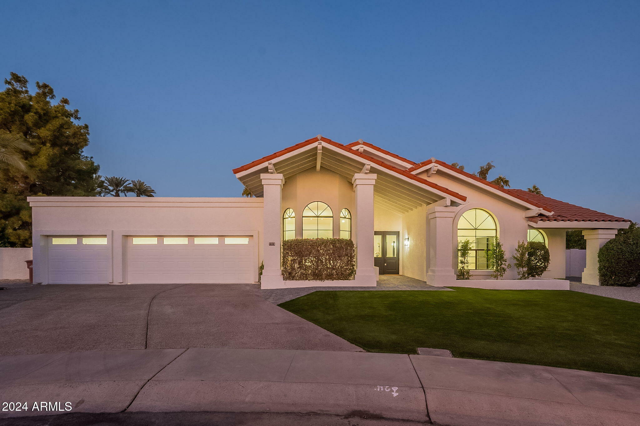 Property Photo: 9915 E San Salvador Drive AZ 85258