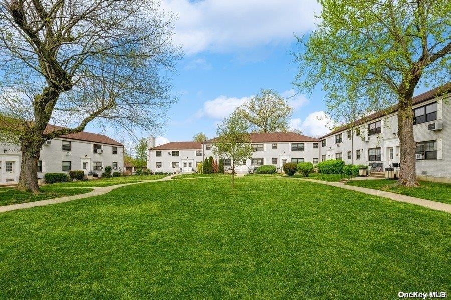 Property Photo:  13661 68 Dr 1  NY 11367 