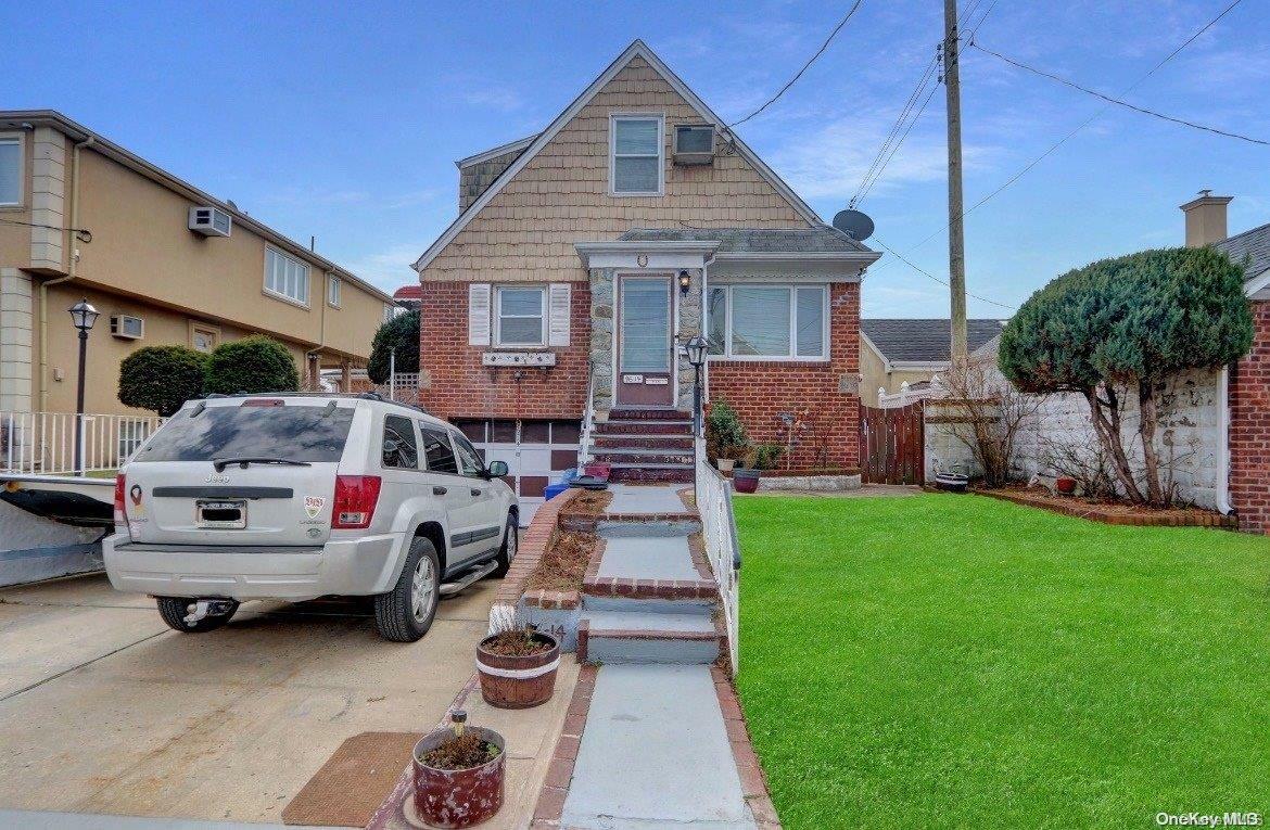 Property Photo: 96-14 164th Avenue NY 11414