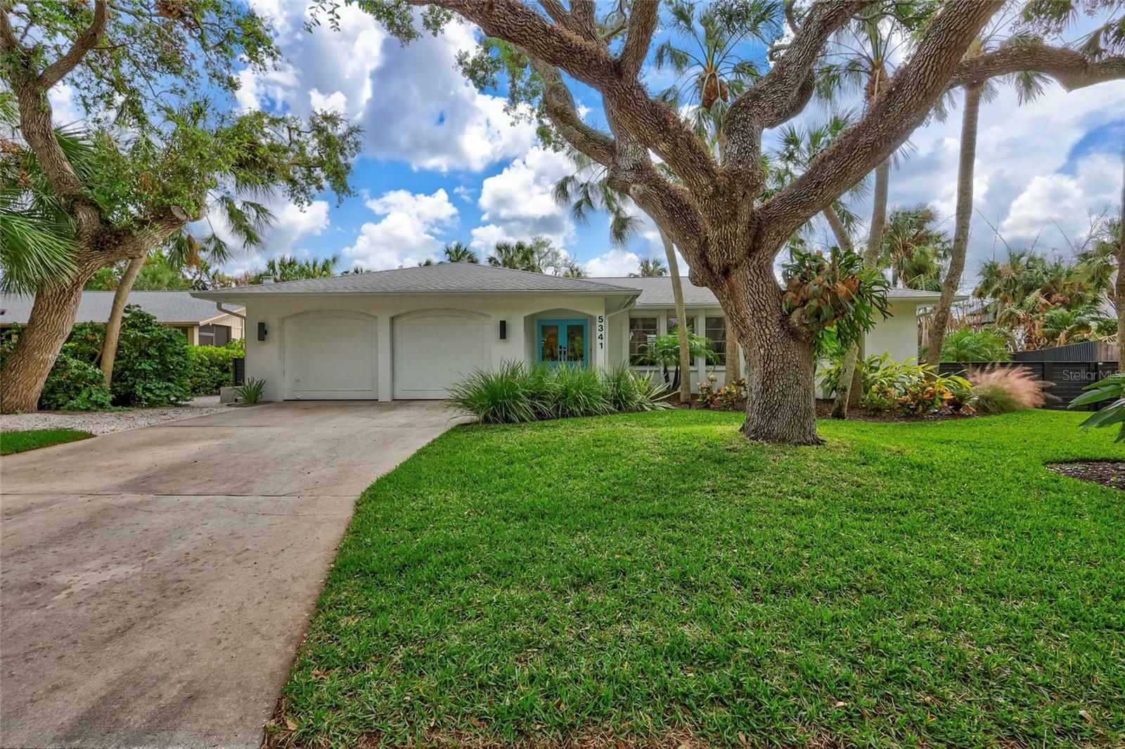 Property Photo:  5341 Siesta Court  FL 34242 