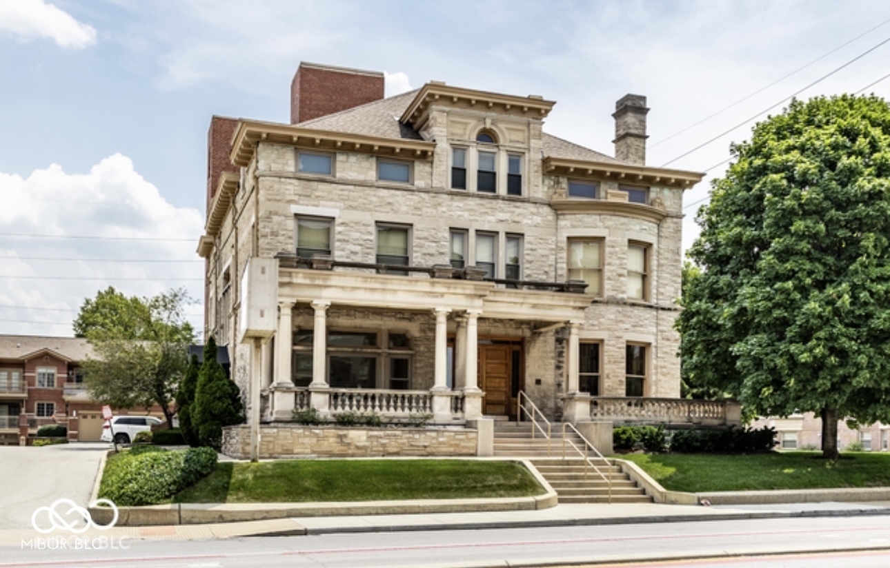 Property Photo:  2105 N Meridian Street Unit 203  IN 46202 