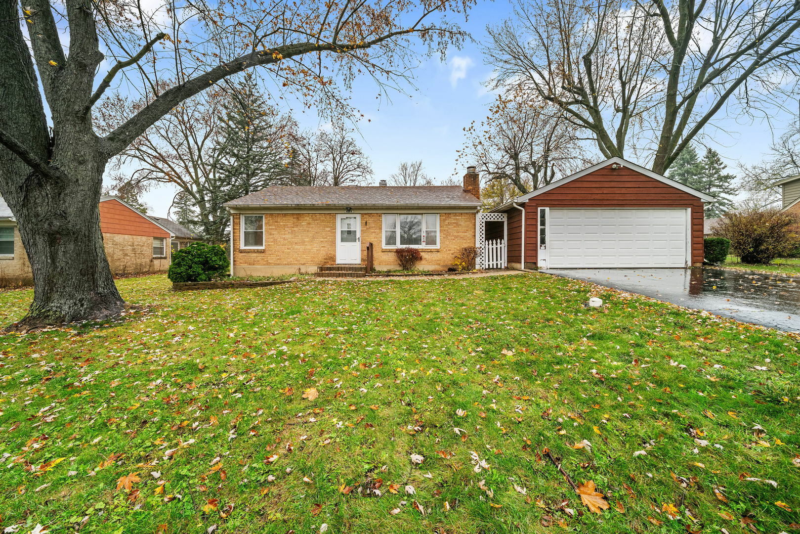 Property Photo:  4304 Crestwood Street  IL 60050 