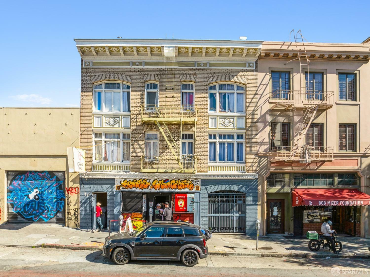 926 Larkin Street  San Francisco CA 94109 photo