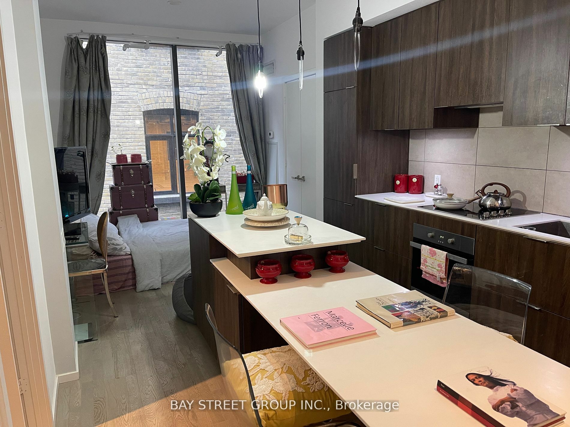 Property Photo:  5 St Joseph St 406  ON M4Y 1J6 