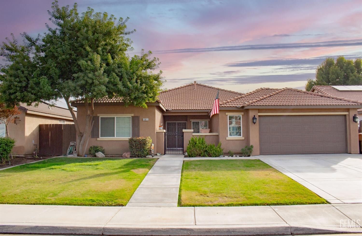 Property Photo:  10811 Pointe Royal Drive  CA 93311 