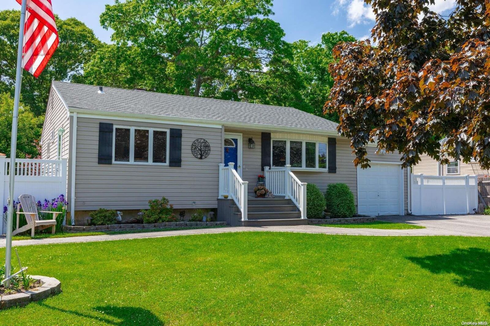 Property Photo:  432 Bohemia Parkway  NY 11782 