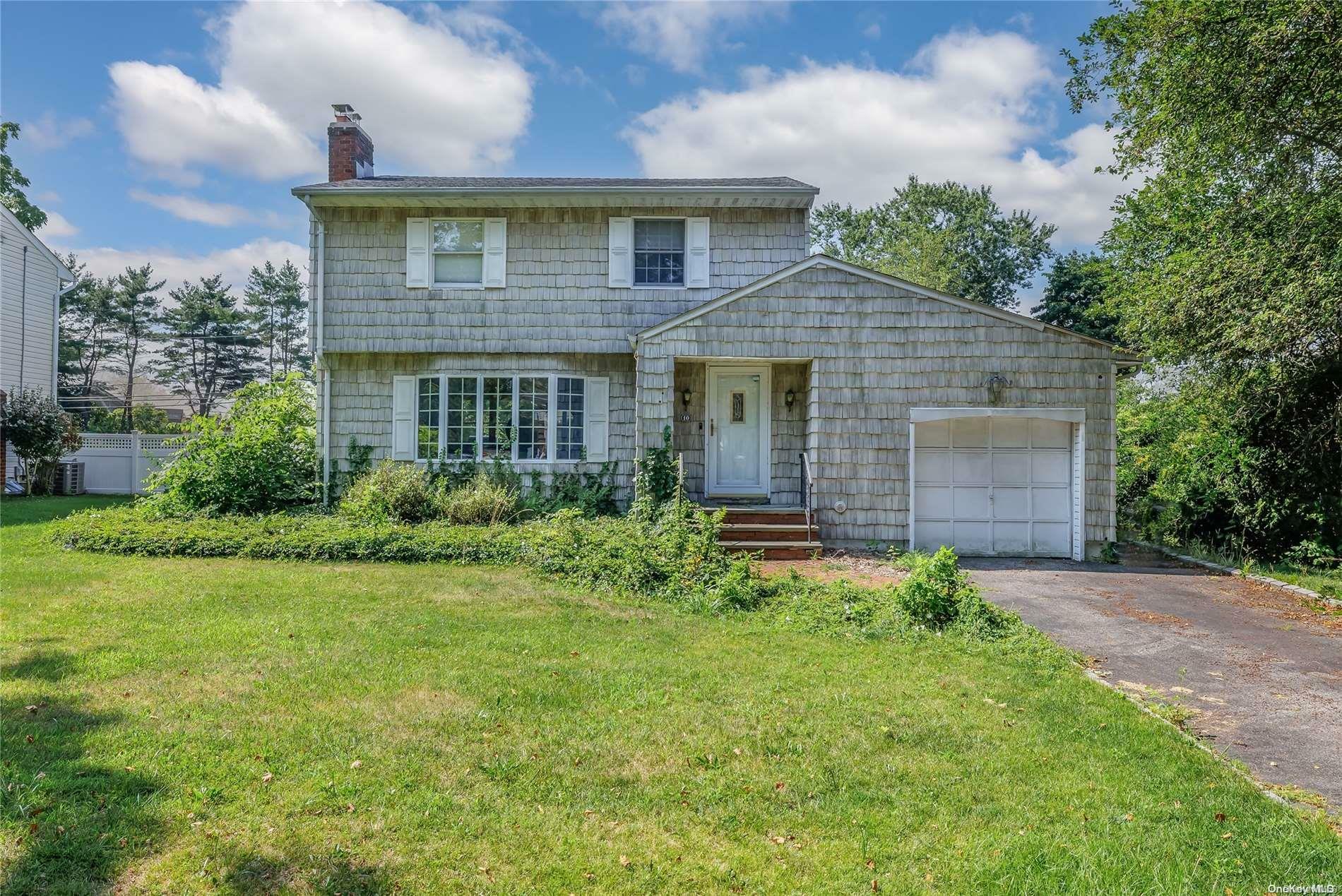 Property Photo:  10 Elderwood Lane  NY 11747 