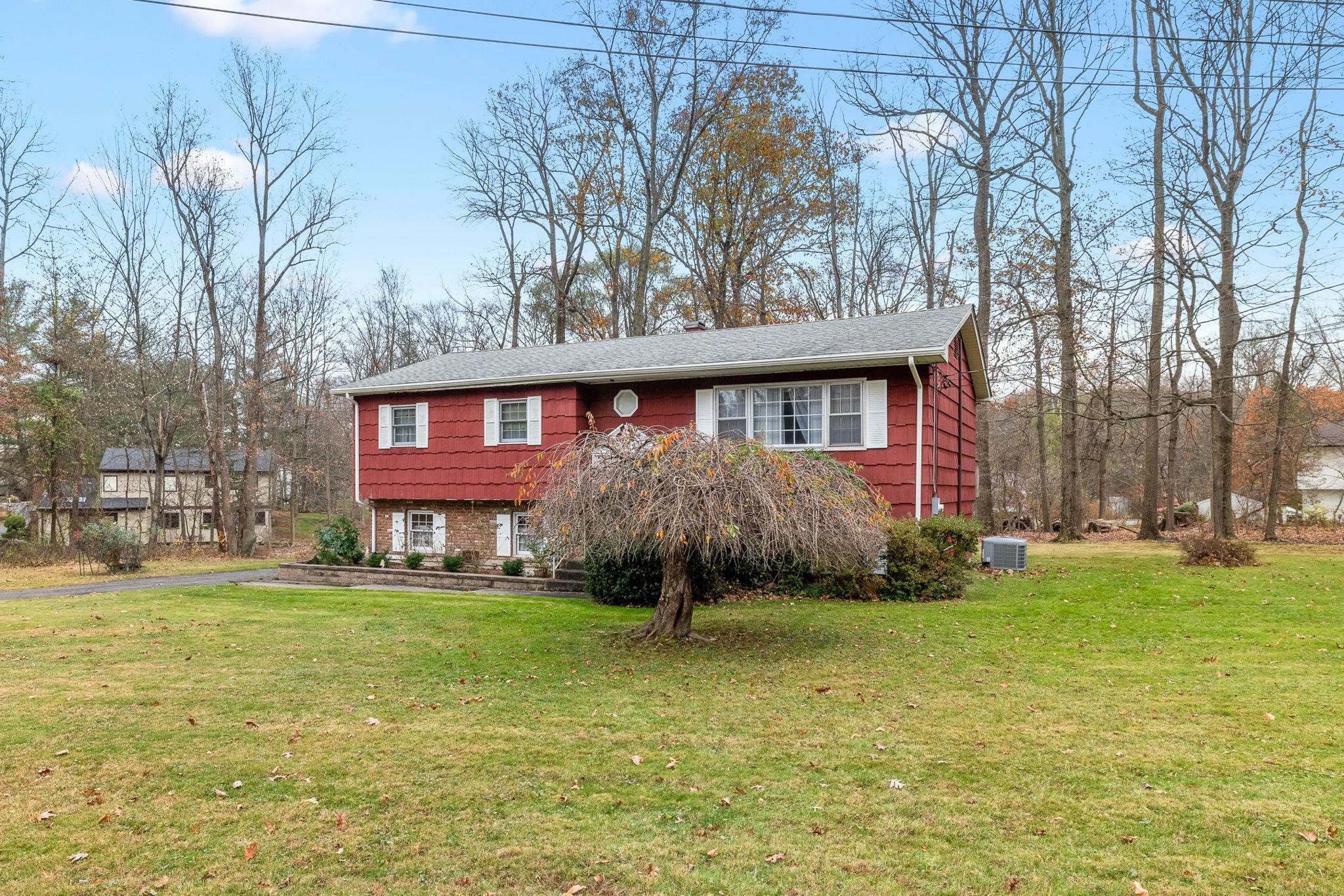 Property Photo:  93 Aleanne Terrace  NY 10954 