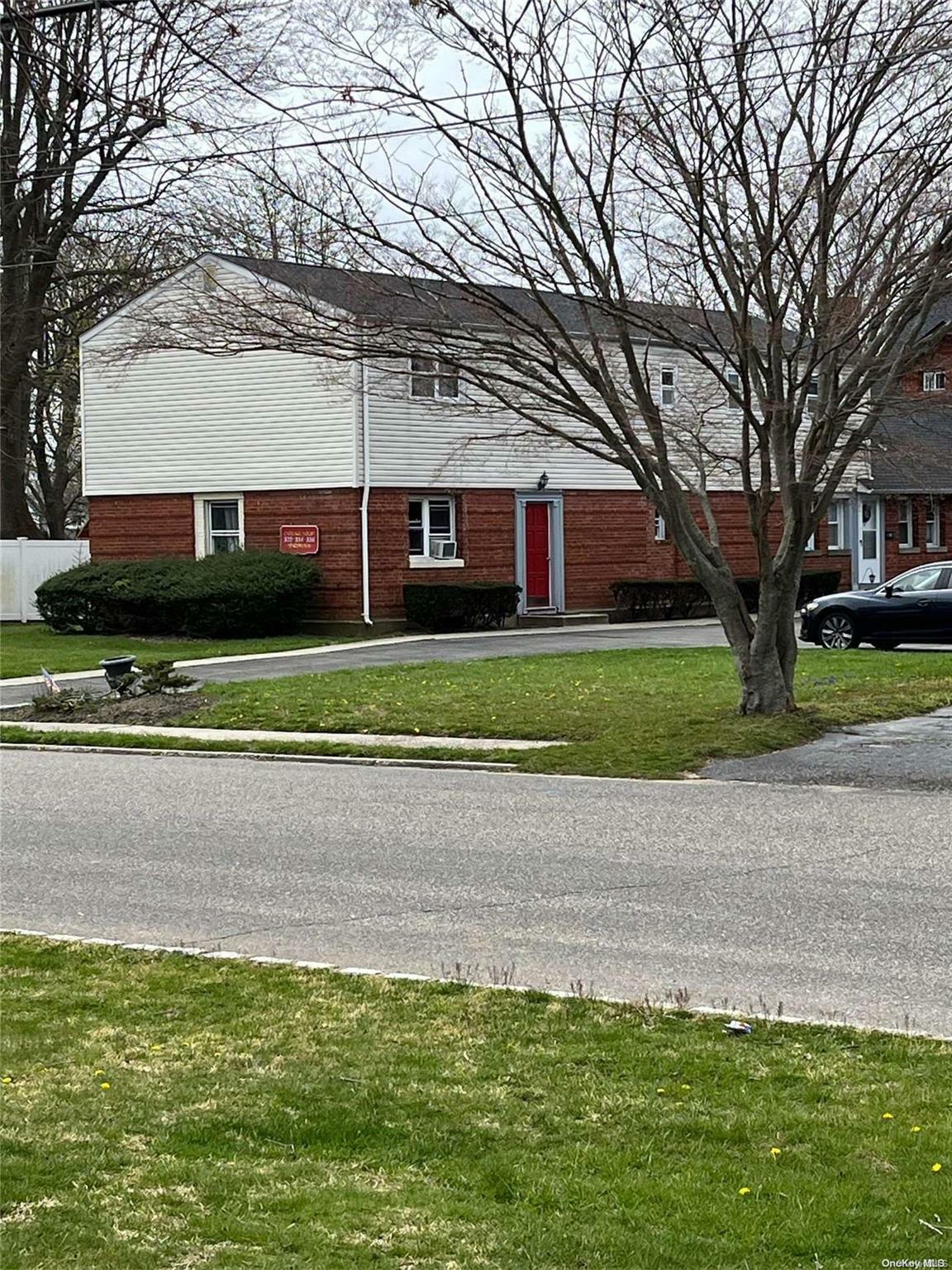 Property Photo: 532 Milligan Lane 4B NY 11795