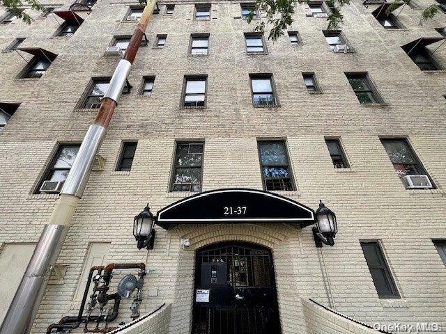 Property Photo:  21-37 33rd Street 3E  NY 11105 