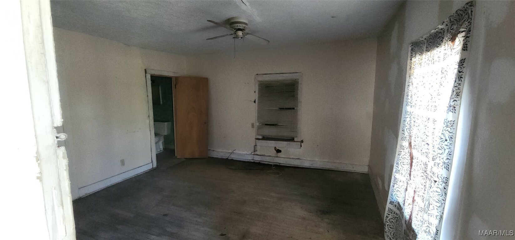 Property Photo: 1573 Oakland Street AL 36108