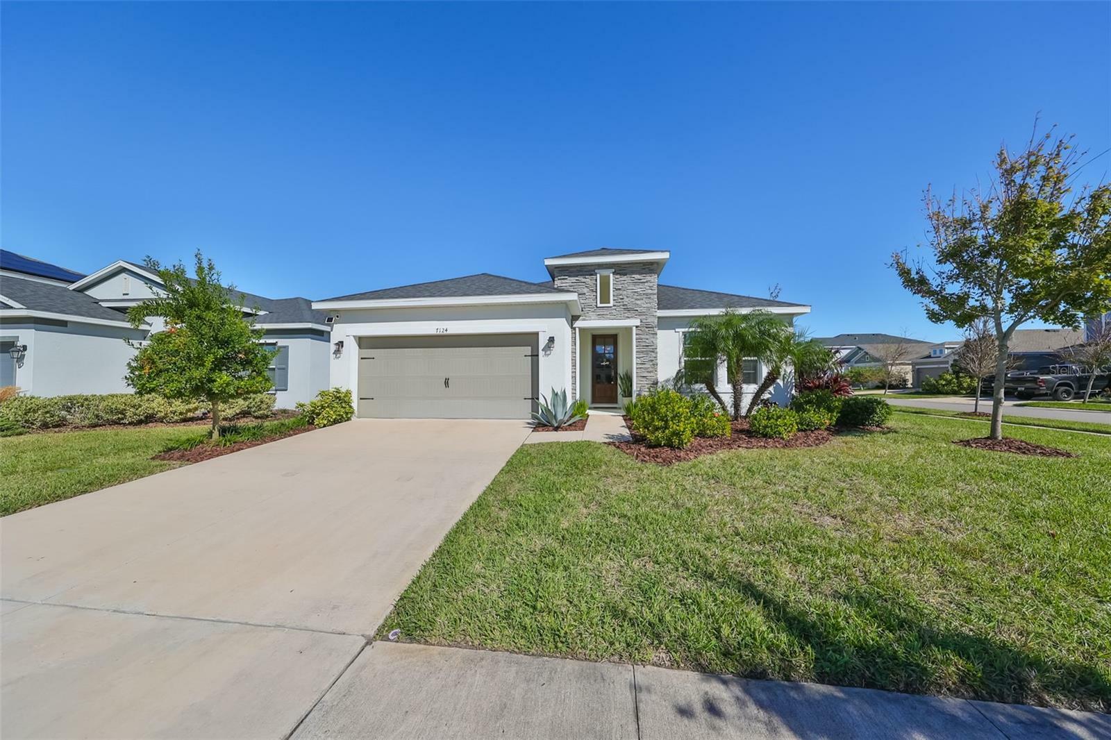 Property Photo:  7124 Estero Court  FL 33572 