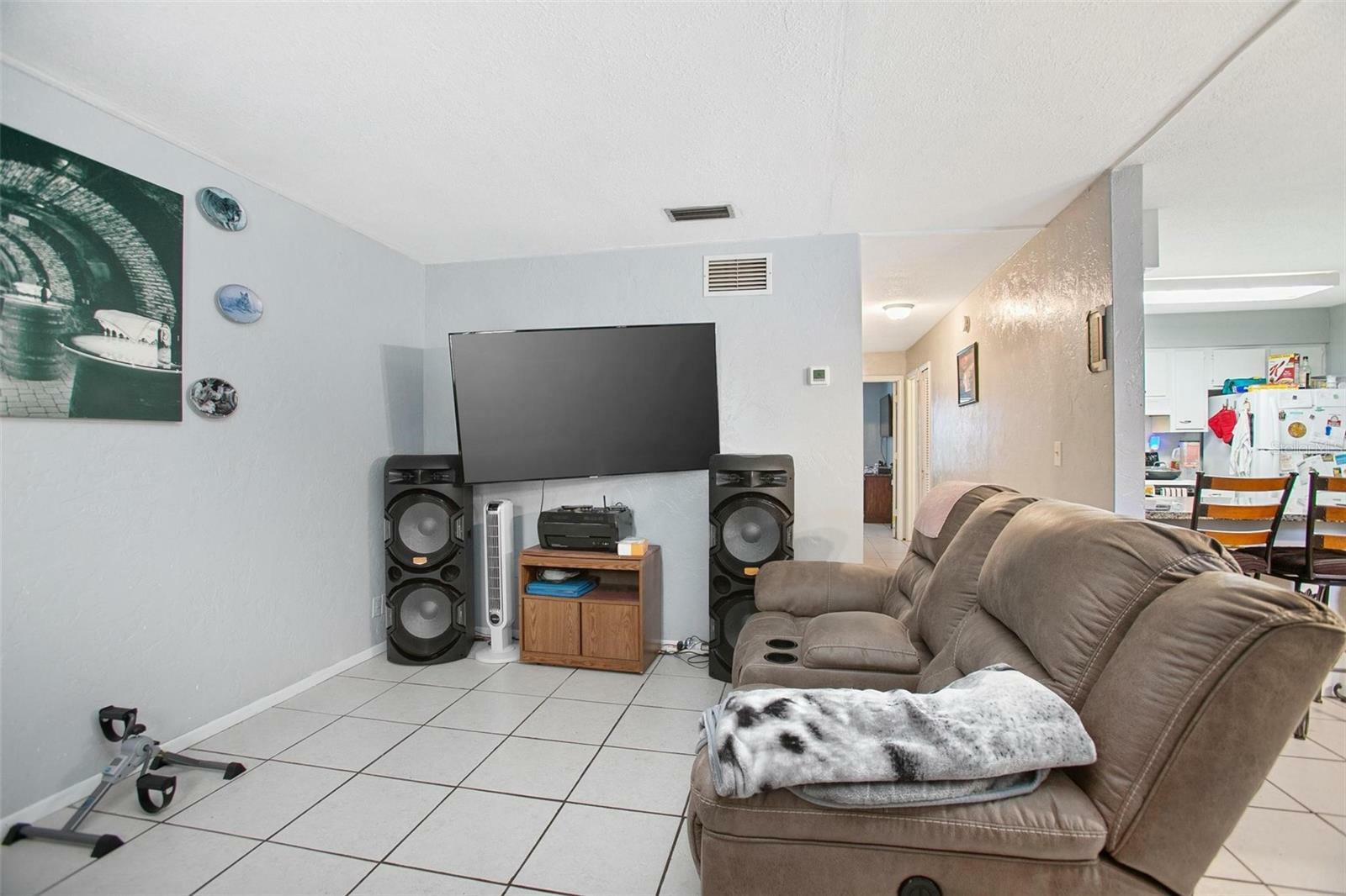 Property Photo:  1571 S Boundary Street  FL 32720 