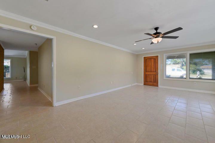 Property Photo:  320 Lakeview Boulevard  MS 39531 