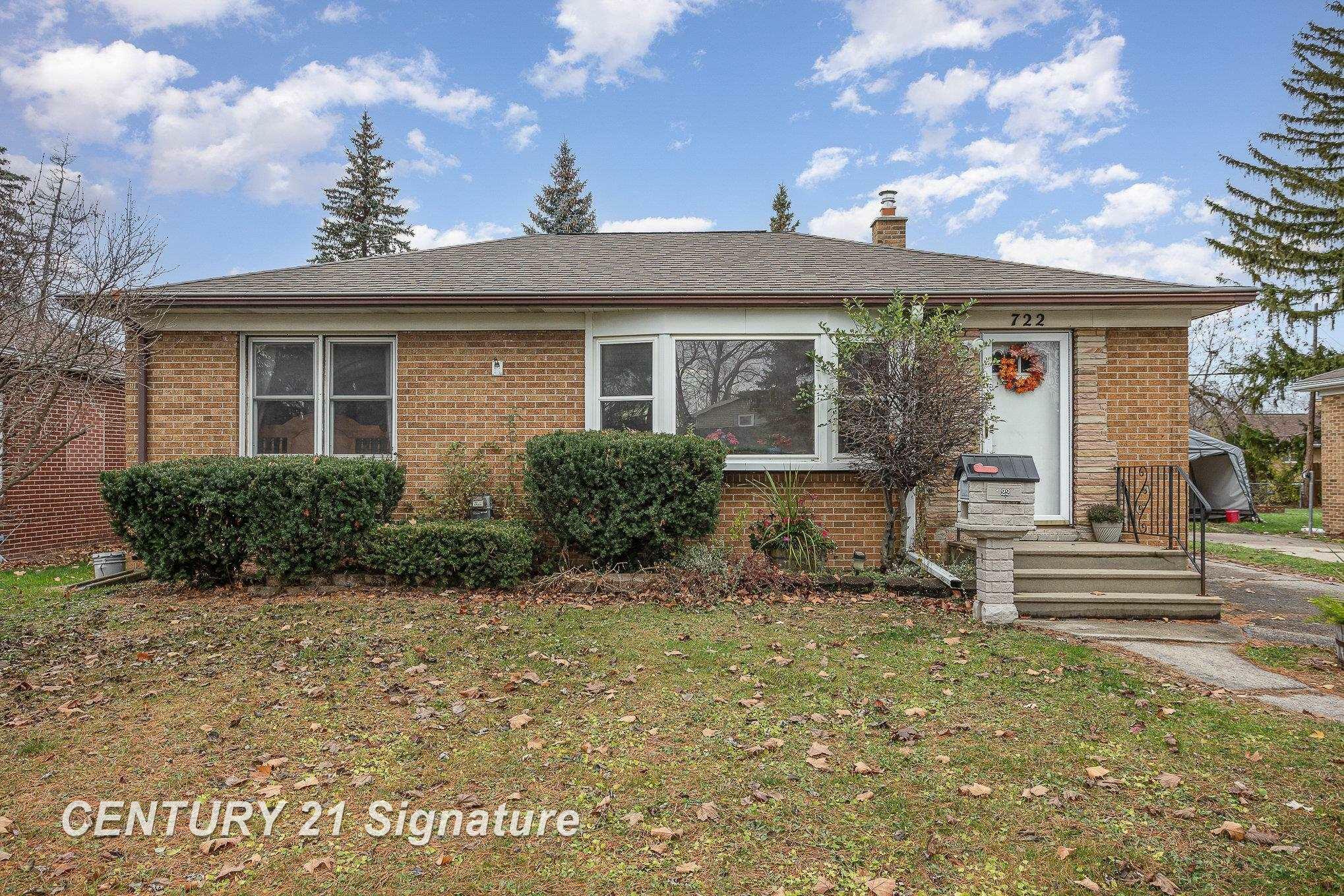 Property Photo:  722 Evergreen Lane  MI 48604 