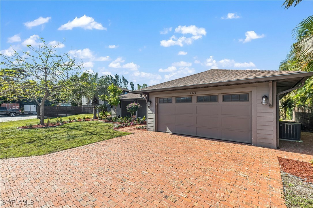 Property Photo:  1346 Rosemary Lane  FL 34103 