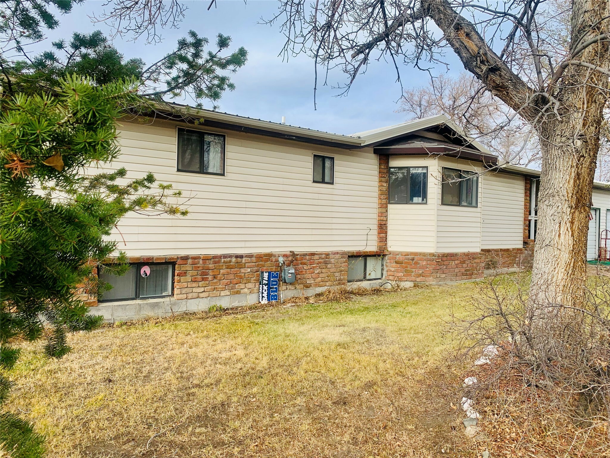 Property Photo:  211 N Division Street  MT 59759 