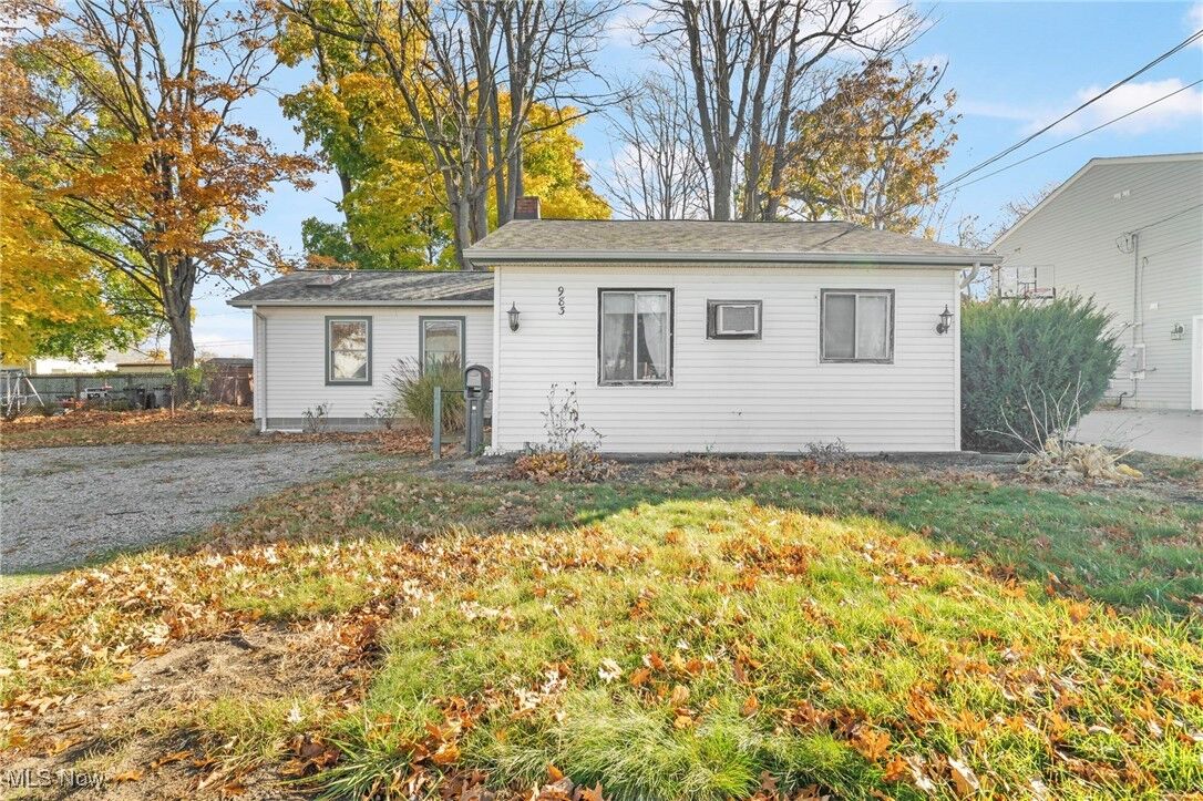 Property Photo:  983 Peach Boulevard  OH 44094 