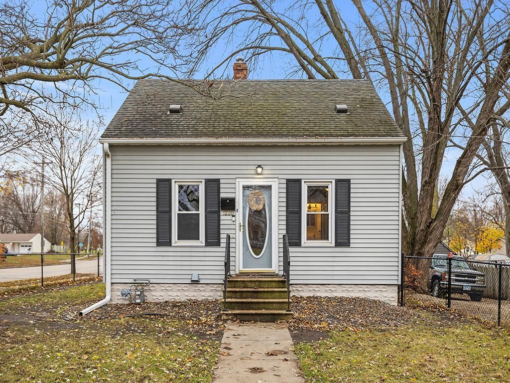 Property Photo:  1220 5th Street SE  MN 55904 