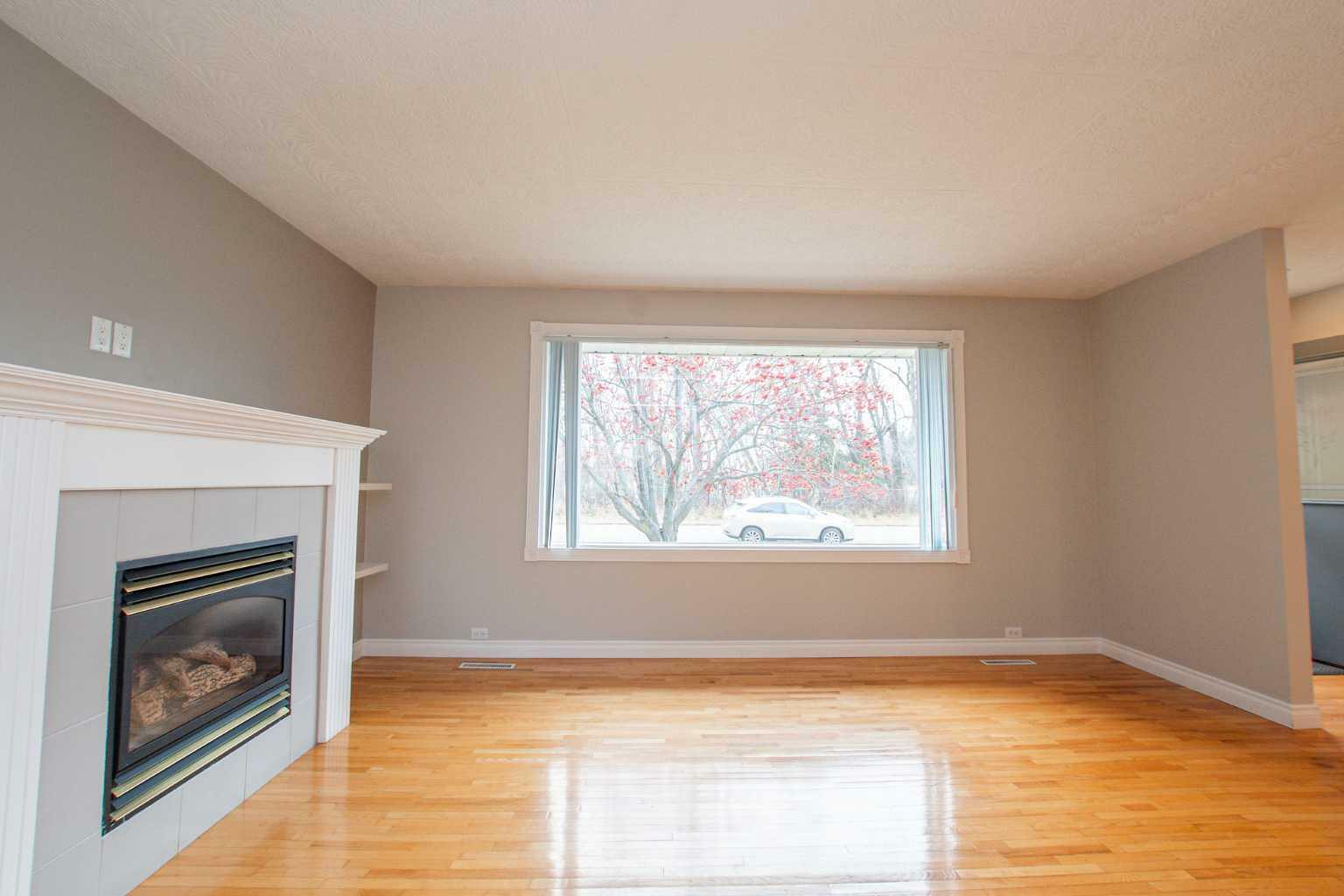 Property Photo:  113 Selkirk Boulevard  AB T4N 0G8 