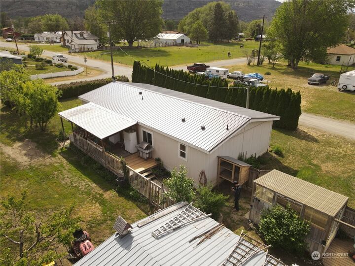 Property Photo:  1005  2nd Avenue  WA 98844 