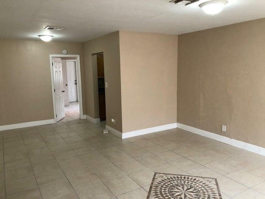 Property Photo:  754 Evergreen Dr Drive  FL 33403 