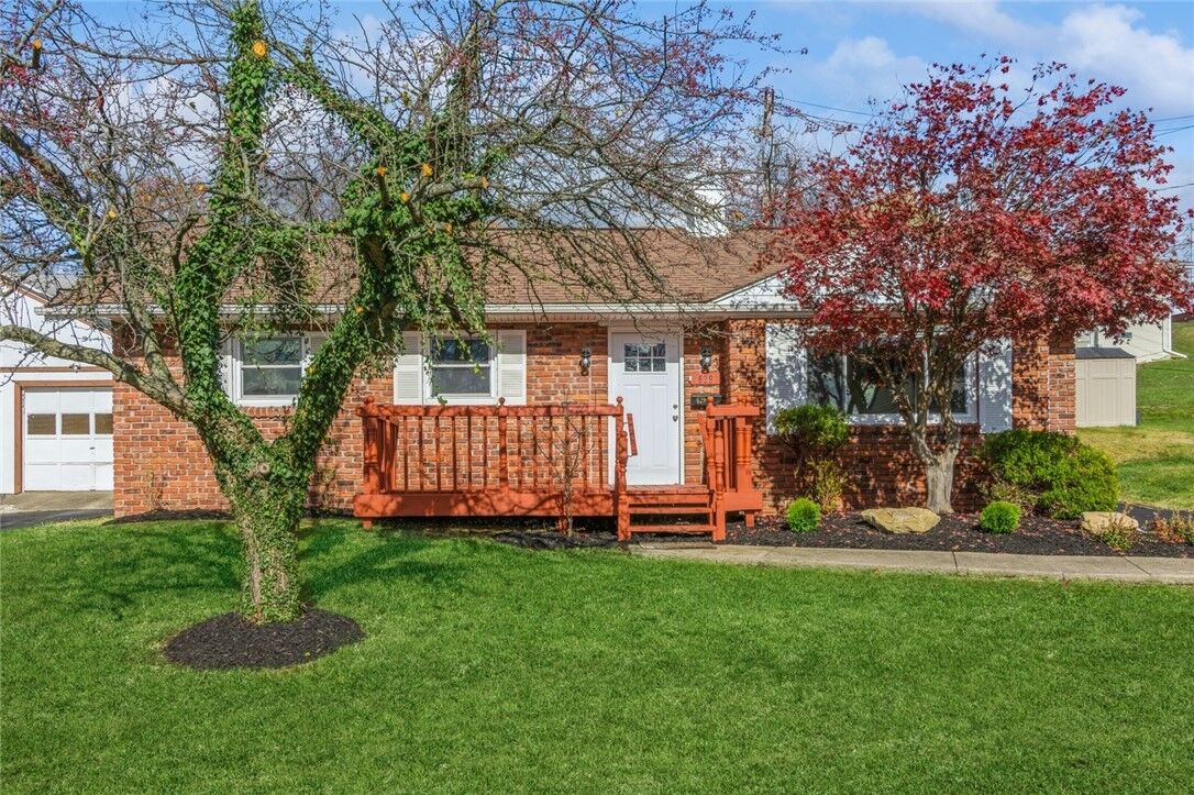 Property Photo: 629 Lynn St PA 15601