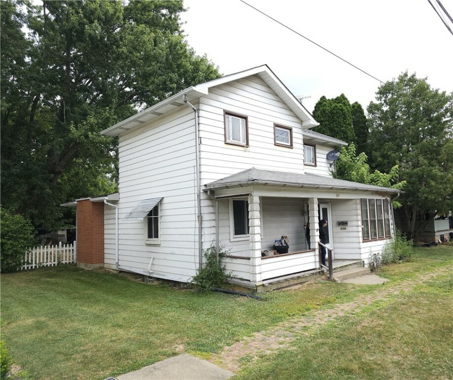 Property Photo:  326 W Diamond St  PA 16001 