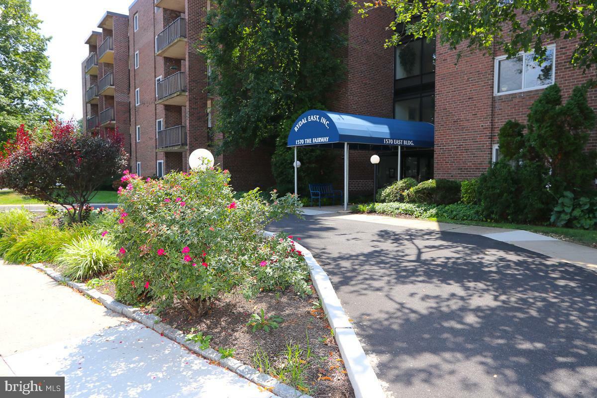 Property Photo: 1570 The Fairway 507E PA 19046