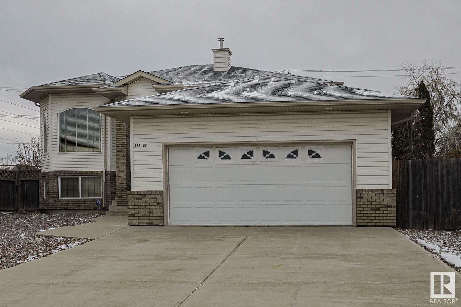 16253 67 Street NW  Edmonton AB T5Z 3C7 photo