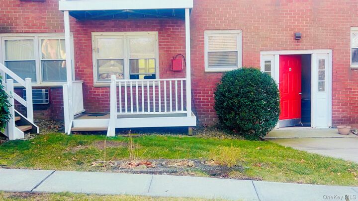 Property Photo: 6 Sussex Court 206 NY 10901