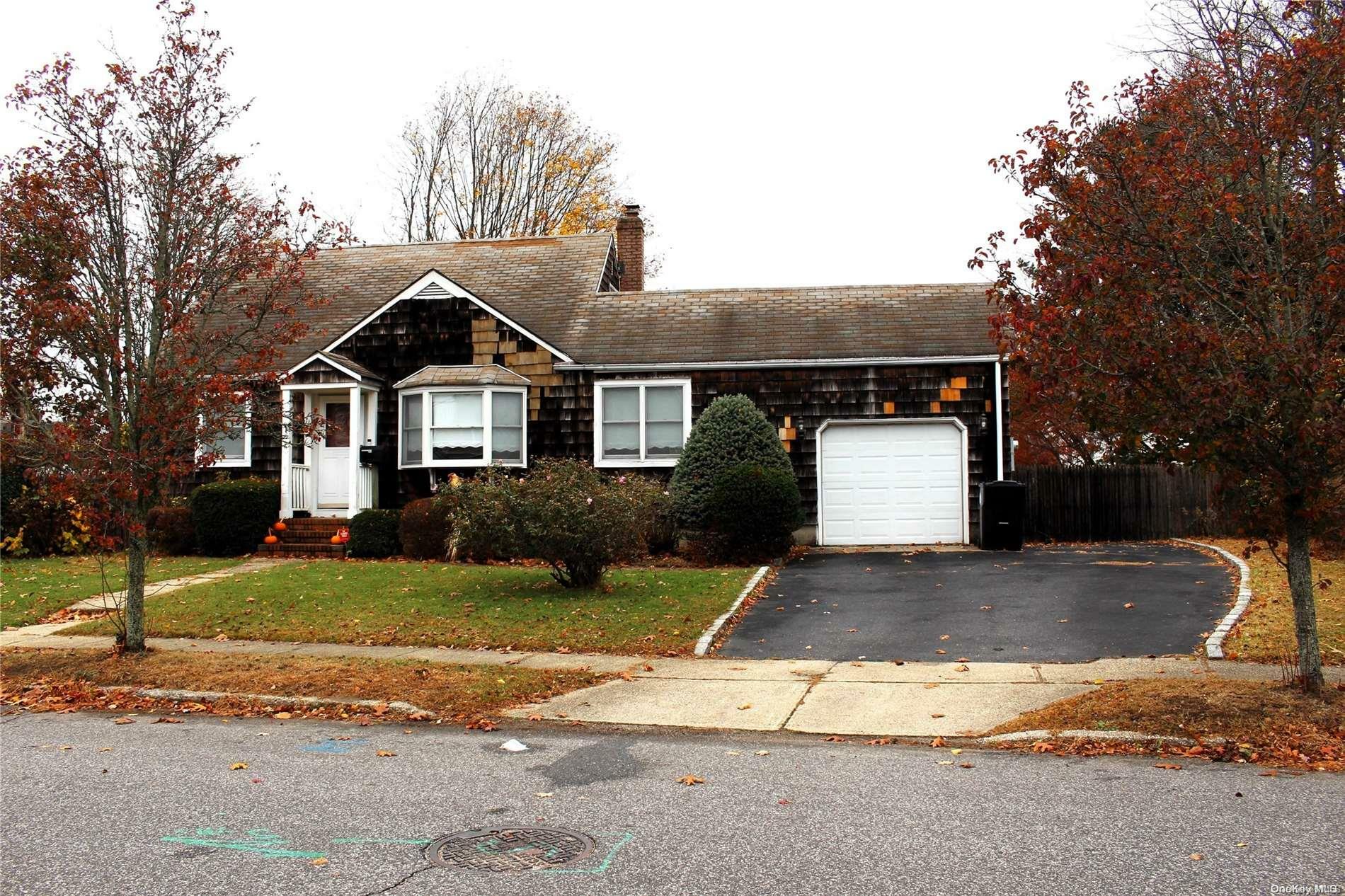 7 Alice Road  West Islip NY 11795 photo