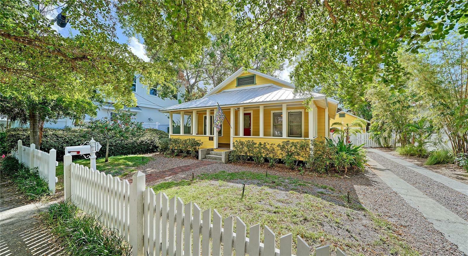 Property Photo: 1920 Laurel Street FL 34236
