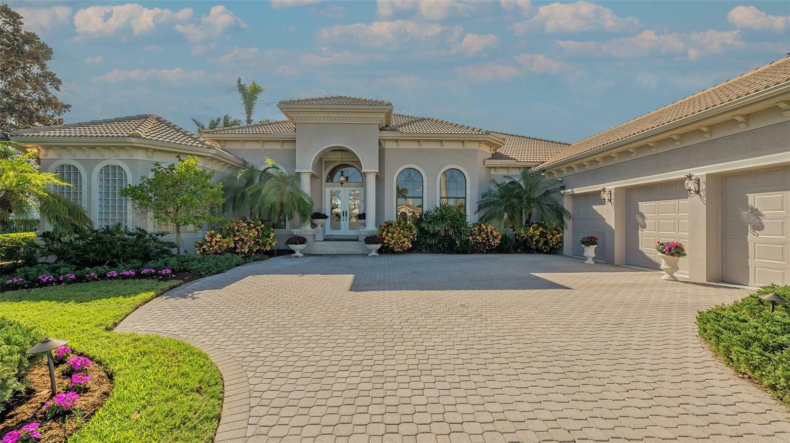 Property Photo:  703 Macewen Drive  FL 34229 