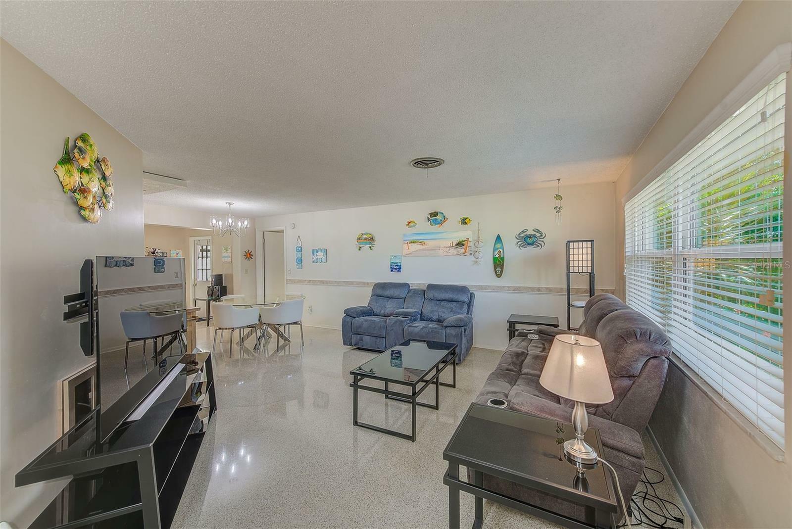 Property Photo:  1320 Parkview Lane  FL 33770 