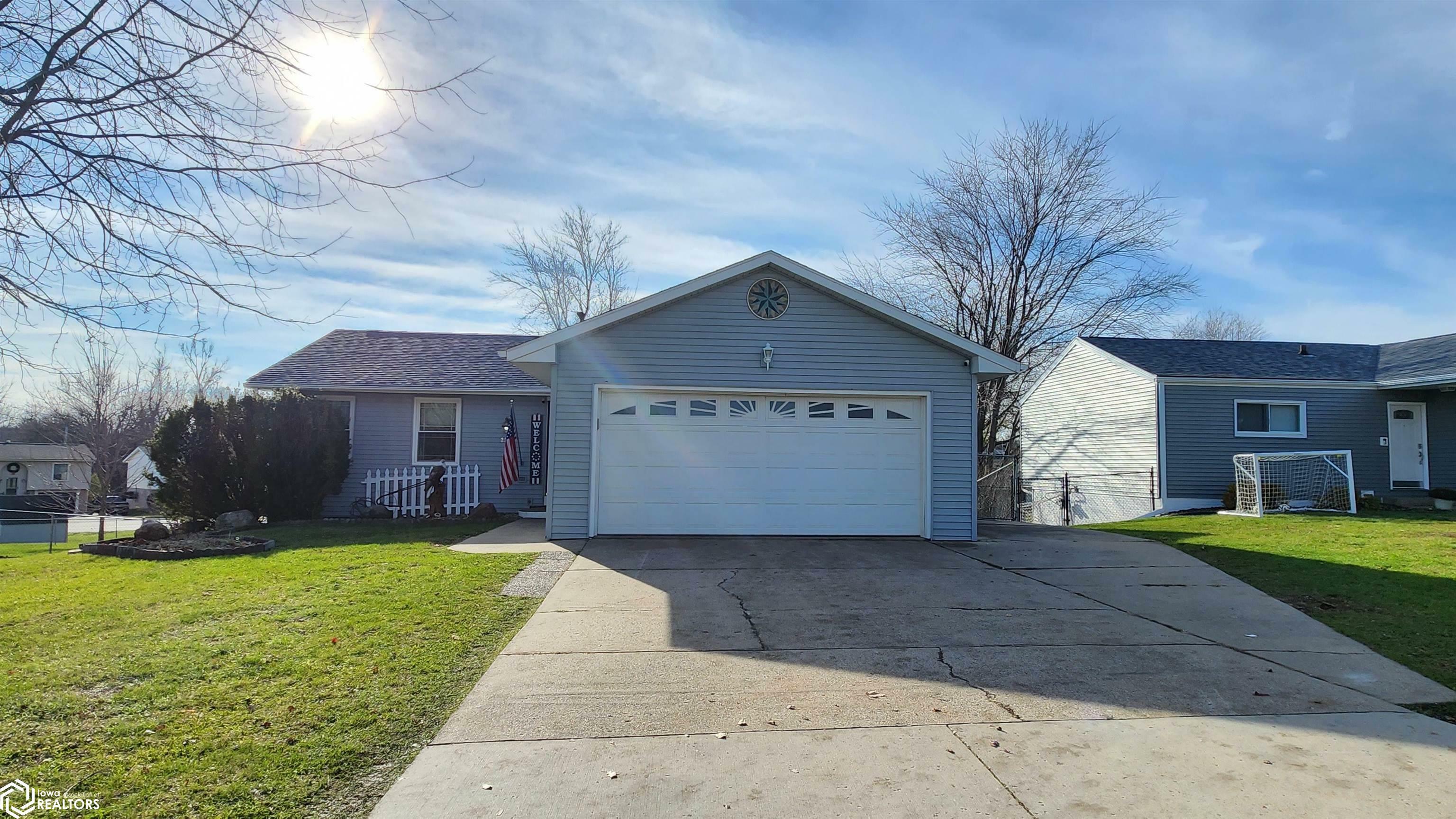 Property Photo:  2301 Sugar Creek Lane  IA 50158 