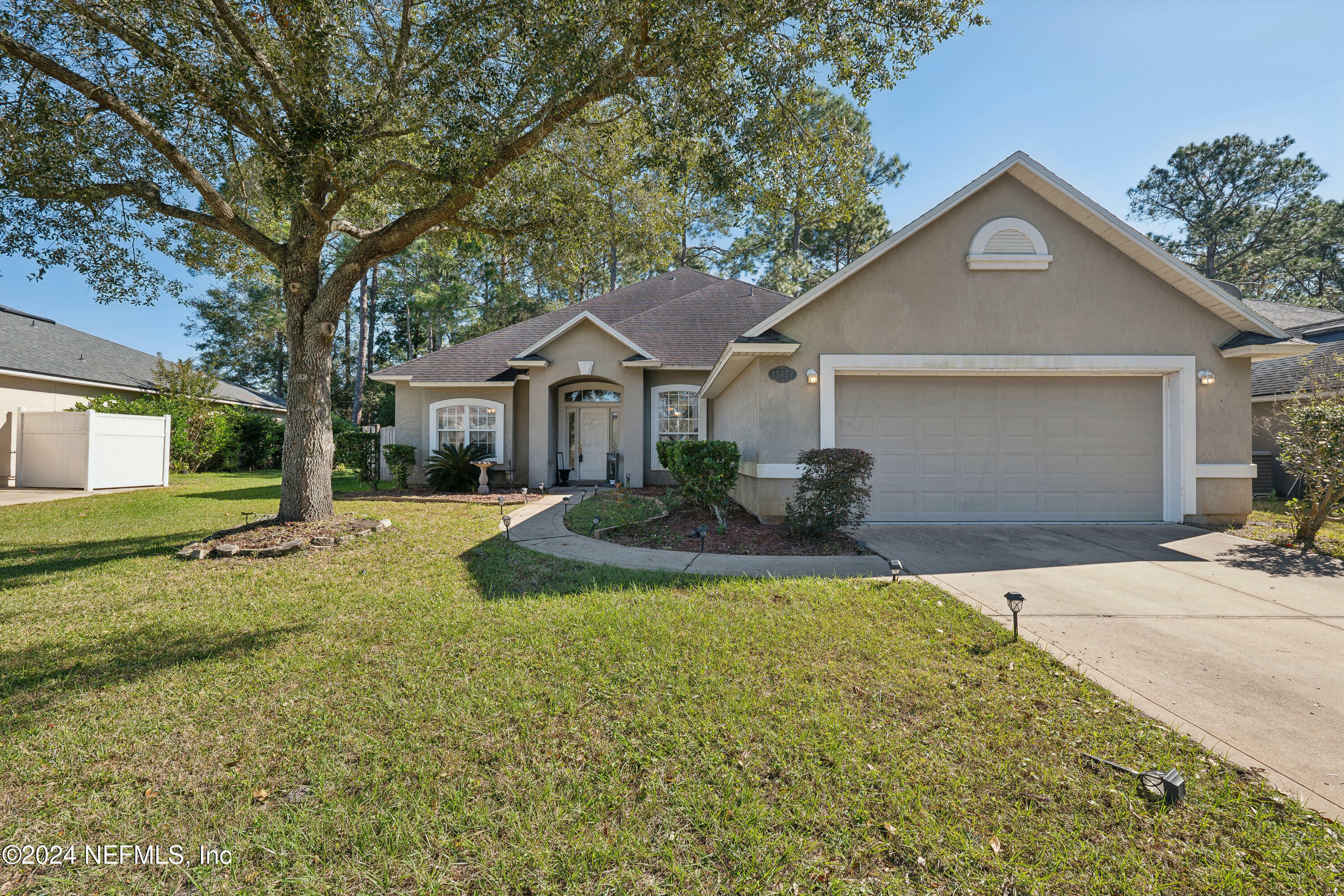 Property Photo:  13757 Victoria Lakes Drive  FL 32226 