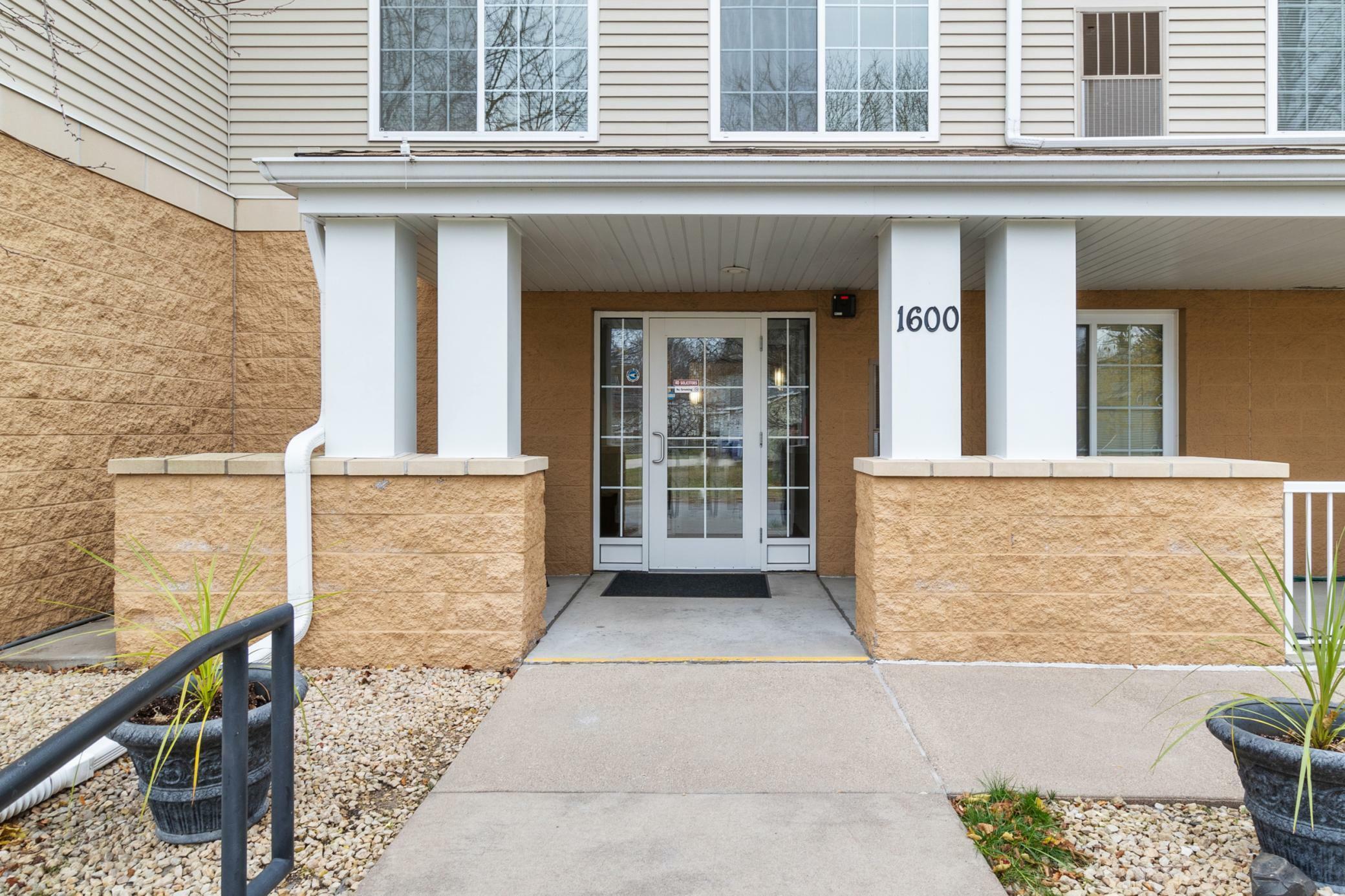 Property Photo:  1600 Arundel Street N 211cc  MN 55117 