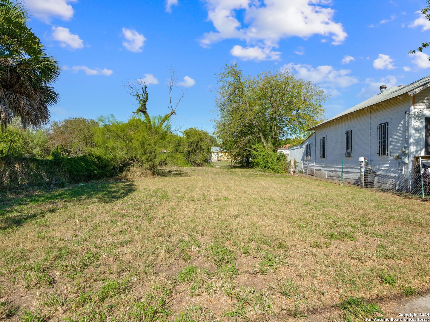 Property Photo: 631 Aransas Ave TX 78210