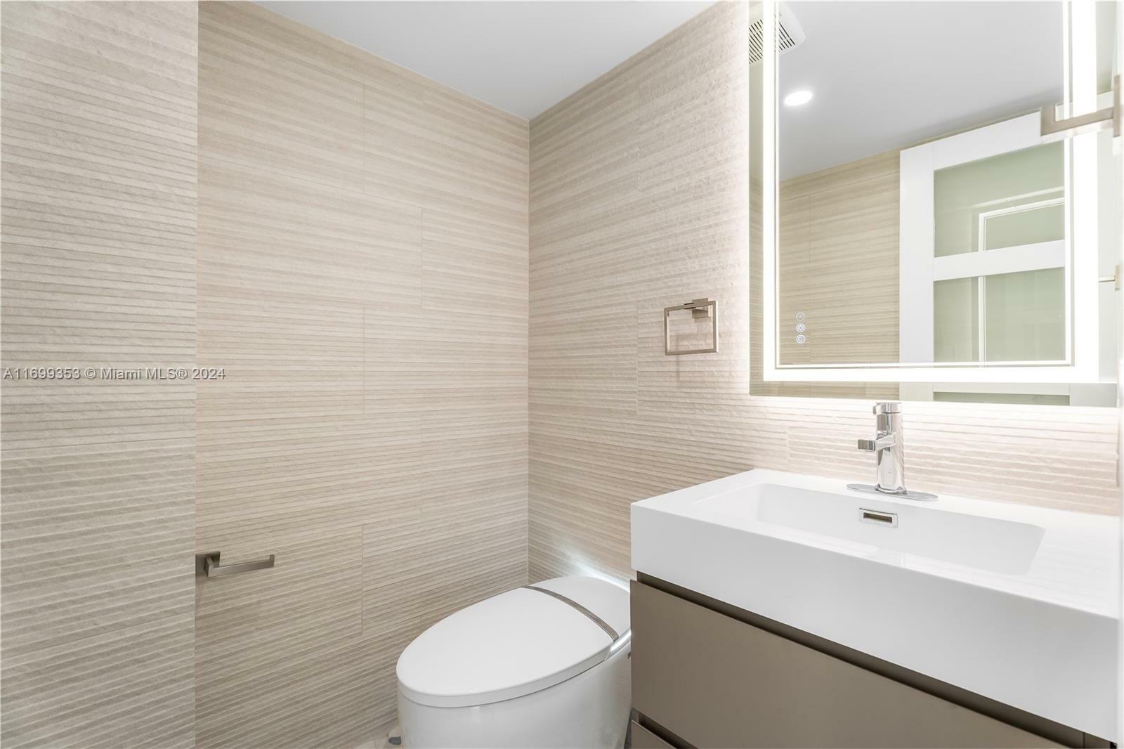 Property Photo:  2457 Collins Ave 306  FL 33140 